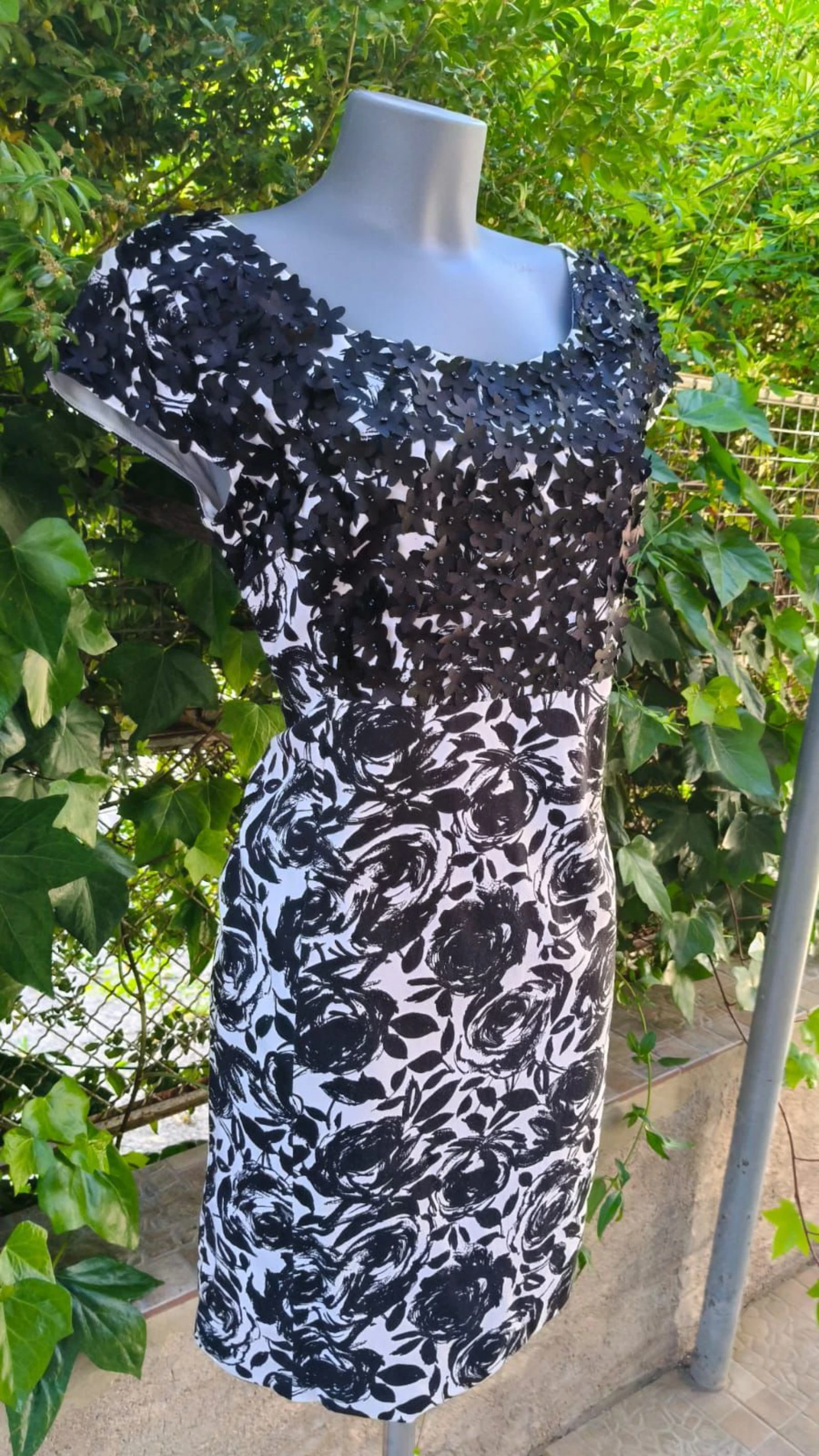 Robe de soirée Daniella Collection - Taille 46 - Imprimé floral avec relief 3D – photo 4